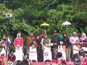 6 Bocah Gimbal Wonosobo Diruwat, Minta Syarat Sepeda hingga Es Krim 6 Bocah Gimbal Wonosobo Diruwat, Minta Syarat Sepeda hingga Es Krim