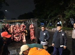 500 Kg Daging Sapi Diduga Gelonggongan Pesanan Pedagang Pasar Pegirian