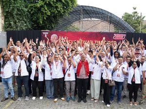 100 Relawan Dilantik Jadi Tim Pantau Lacak & Menangkan Ganjar Via Medsos