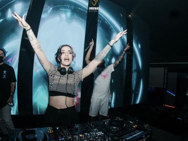 7 Gaya Sheila Marcia Saat Kembali Kerja Jadi DJ, Seksi Hingga Simpel