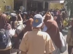 Siswa SMAN 19 Makassar Geruduk Kantor Disdik Sulsel gegara Kepsek Dimutasi