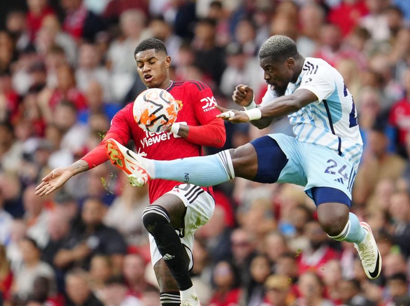 Manchester United bekerja keras saat menjamu Nottingham Forest. MU tertinggal dua gol cepat sebelum bangkit untuk meraih kemenangan dengan skor akhir 3-2, Sabtu (26/8/2023) malam WIB.