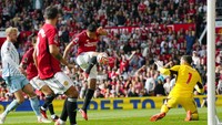 Christian Eriksen mencetak gol balasan MU untuk menipiskan ketinggalan 1-2 saat jeda. Setan Merah sepenuhnya comeback di babak kedua dengan menciptakan dua gol tambahan dari Casemiro dan penalti Bruno Fernandes.  