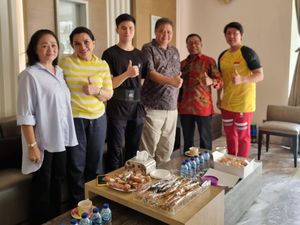 Cedera Pinggang, Edgar Dibesuk Ketum Wushu Indonesia