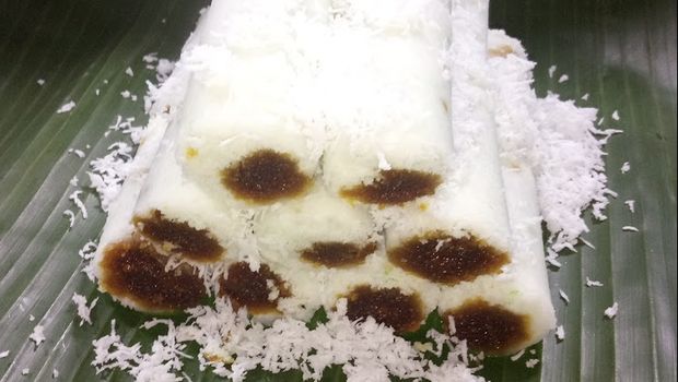 20 Kue Putu Bambu yang Harum Legit Ada di Sini
