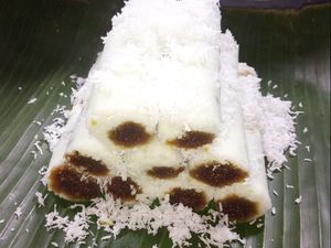 Gurih dan Legitnya Putu Bumbung yang Kini Mulai Sulit Dijumpai Gurih dan Legitnya Putu Bumbung yang Kini Mulai Sulit Dijumpai