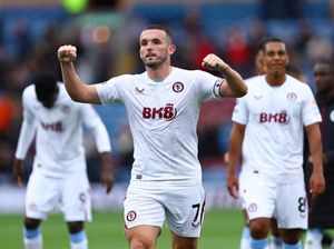 Bus Aston Villa Kena Timpukan Batu Bata Usai Tanding di Liga Inggris!