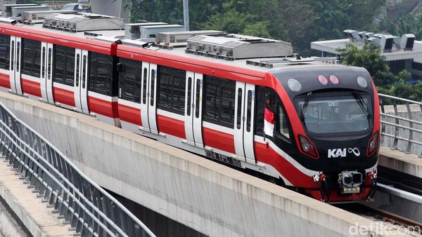 LRT Jabodebek resmi beroperasi, Senin (28/8/2023). Kemenhub menyatakan selama sebulan pertama operasional, LRT Jabodebek menerapkan tarif promo. Tarifnya pun murah, cuma sebesar Rp 5.000 per orang untuk perjalanan jauh maupun dekat.