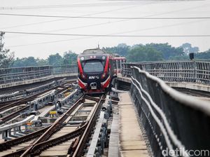 Menhub Sebut LRT Jabodebek Bakal Terhubung Kereta Cepat di Oktober Menhub Sebut LRT Jabodebek Bakal Terhubung Kereta Cepat di Oktober