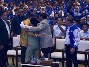 Cak Imin Menyusul Hadiri HUT PAN, Langsung Dipeluk Prabowo dan Zulhas