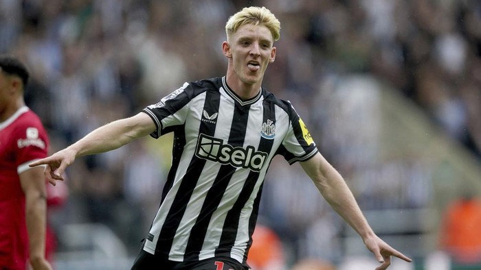 Darwin Nunez Brace, Liverpool Menang Dramatis Atas Newcastle 10 pemain Liverpool menang comeback di markas Newcastle United. Dua gol Darwin Nunez memastikan kemenangan Merseyside Merah 2-1. Newcastle vs Liverpool tersaji di St James' Park, Minggu (27/8/2023) malam WIB.
