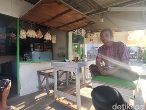 Kisah-kisah Tak Masuk Akal Soal Larangan Berjualan Nasi di Desa Randegan Kisah-kisah Tak Masuk Akal Soal Larangan Berjualan Nasi di Desa Randegan