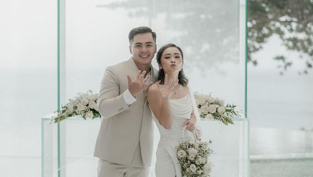 Gritte Agatha dan Arif Hidayat resmi menikah.