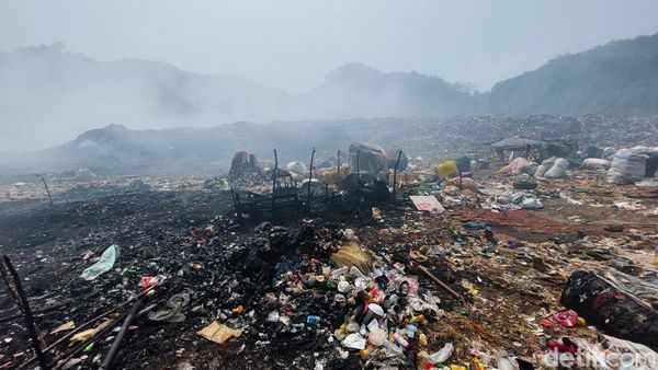 Gubuk-gubuk Tak Bertuan di TPA Sarimukti