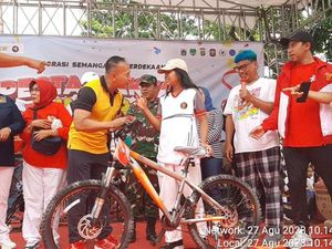 Polsek Pesanggrahan Sebar Hotline Center di Pesta Rakyat Bintaro