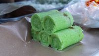 20 Kue Putu Bambu yang Harum Legit Ada di Sini