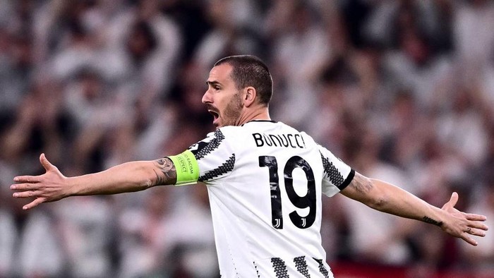 Juventus Italian defender Leonardo Bonucci reacts during the UEFA Europa League round of 16 first leg football match between Juventus and SC Freiburg on March 9, 2023 at the Juventus stadium in Turin. (Photo by Marco BERTORELLO / AFP)