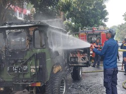 Jip di Jalan Pajajaran Bogor Hangus Terbakar Diduga gegara Korsleting