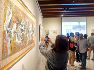 Belasan Kaligrafi Karya Made Wianta Dipamerkan, Terinspirasi Istana Edo Jepang Belasan Kaligrafi Karya Made Wianta Dipamerkan, Terinspirasi Istana Edo Jepang