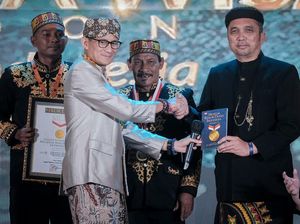 Keren, Desa Sabang Ini Pecahkan Rekor MURI karena Lumba-lumba Keren, Desa Sabang Ini Pecahkan Rekor MURI karena Lumba-lumba