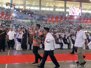 Kala Bobby Singgung Bantuan saat 3 Kepala Daerah Hadiri Rembuk Relawan Kala Bobby Singgung Bantuan saat 3 Kepala Daerah Hadiri Rembuk Relawan