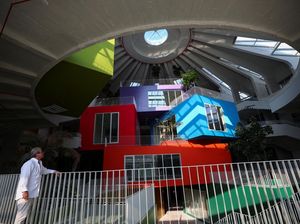 Potret Bangunan Pusat Teknologi Albania yang Menakjubkan