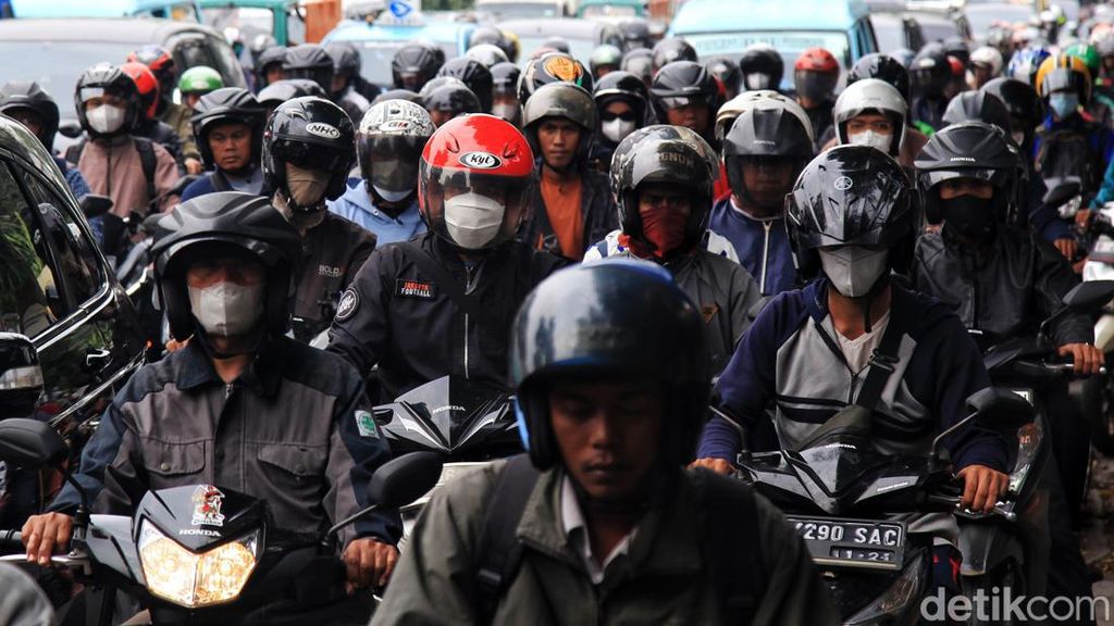 Potret Macet Lebak Bulus Terdampak Proyek Gorong-gorong Potret Macet Lebak Bulus Terdampak Proyek Gorong-gorong