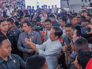 Saat Bobby Ajak Anak Muda Berpolitik-Bicara soal Aulia di Depan Relawan Saat Bobby Ajak Anak Muda Berpolitik-Bicara soal Aulia di Depan Relawan