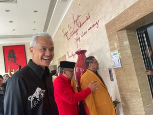 Rombongan Hanura Tiba di DPP PDIP, OSO Disambut Ganjar dan Hasto Rombongan Hanura Tiba di DPP PDIP, OSO Disambut Ganjar dan Hasto