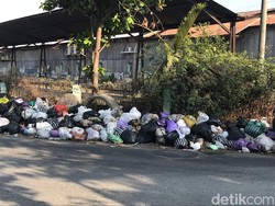 DLH Jogja Dulukan Jalan Protokol, Tumpukan Sampah di Lempuyangan Tak Tersentuh