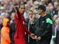 Jadwal Padat & Gaji Bikin Van Dijk Debat dengan Wartawan