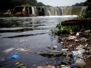 Waduh, Aliran Sungai Cileungsi Tercemar Limbah Pabrik