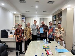 Andre Rosiade Beri Solusi soal Sinyal-Pembangunan Pasar ke Bupati Sijunjung