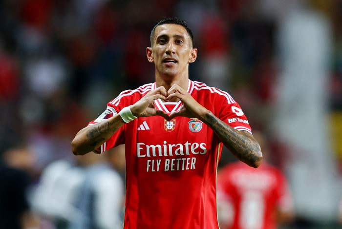 Soccer Football - Supertaca - Benfica v FC Porto - Estadio Municipal de Aveiro, Aveiro, Portugal - August 9, 2023 Benficas Angel Di Maria celebrates scoring their first goal REUTERS/Pedro Nunes