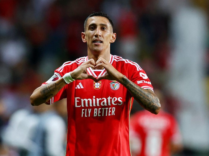 Soccer Football - Supertaca - Benfica v FC Porto - Estadio Municipal de Aveiro, Aveiro, Portugal - August 9, 2023 Benfica's Angel Di Maria celebrates scoring their first goal REUTERS/Pedro Nunes