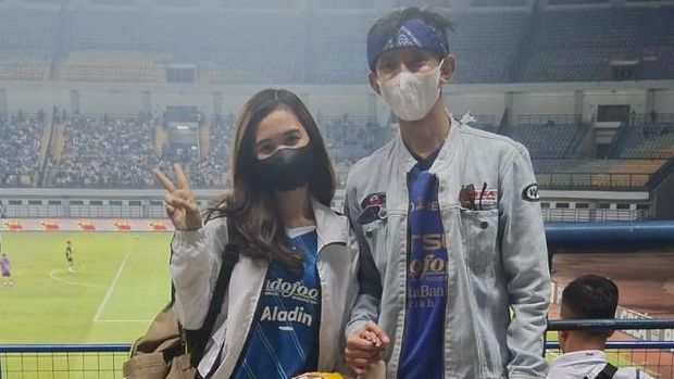 Bobotoh menyaksikan laga Persib Bandung vs RANS Nusantara