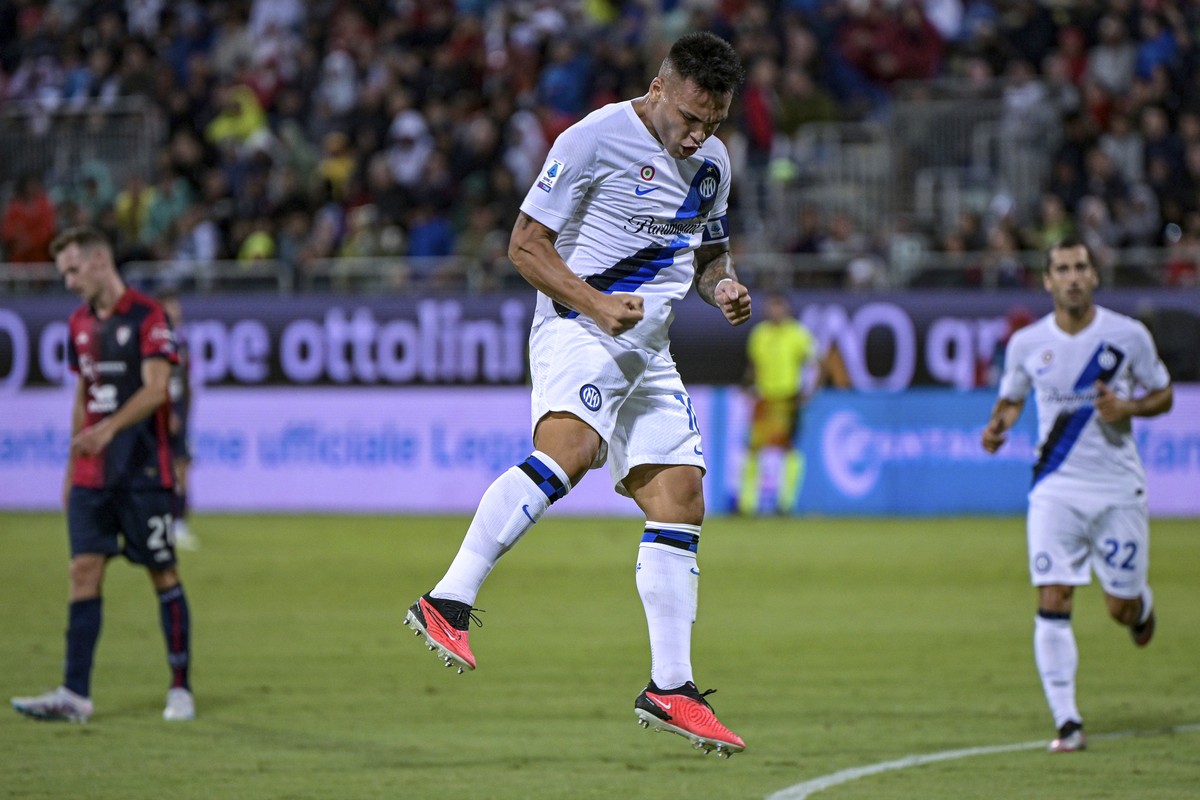 Inter Milan mengalahkan tim tuan rumah Cagliari 2-0 di Liga Italia 2023/2024. (Foto: AP/Gianluca Zuddas)