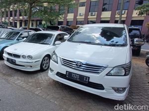 Deretan Mobil Mewah Selebgram Adelia yang Disita Terkait Kasus Narkoba Deretan Mobil Mewah Selebgram Adelia yang Disita Terkait Kasus Narkoba