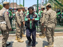 Ratusan Ojol Geruduk Kantor Gubernur DIY Tuntut Payung Hukum soal Tarif