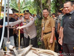 Tak Perlu ke Jurang, Warga Kini Bisa Nikmati Air Bersih Bantuan Kapolda Riau