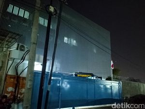 Polda Kepri Gerebek Server Online Scammer di Batam, Puluhan WN China Diamankan