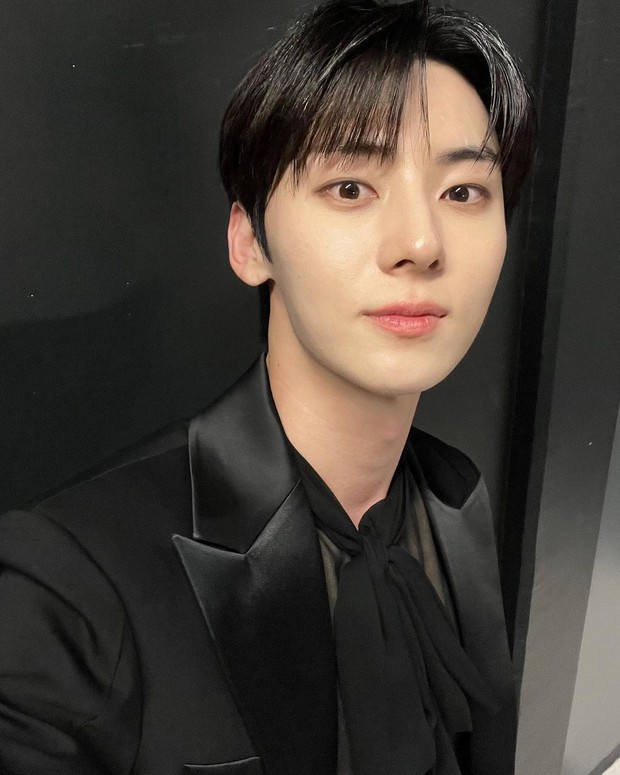Hwang Min Hyun mendapat tawaran bermain drama berjudul Study Group/Foto: Instagram.com/optimushwang Hwang Min Hyun mendapat tawaran bermain drama berjudul Study Group