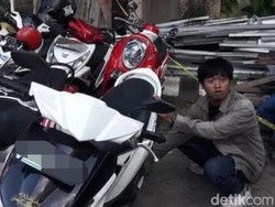 Apesnya Jemmi Saat Motornya Digembok Bareng Barang Bukti di Kantor Polisi