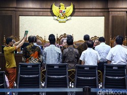 Saksi Kasus BTS Mencla-mencle Langsung Kena Gas Pengadil Johnny Plate