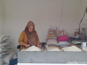 Pedagang Terimbas Kenaikan Harga Beras di Lumbung Padi Sumedang