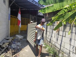 Tukang Bangunan Wiwik Ikut Kesal Masriah Tutup Jalan: Jengkel dan Kecewa