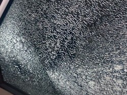 Lagi! Tanpa Alasan Jelas, Mobil di Depok Dilempar OTK saat Berjalan