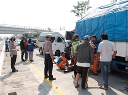 Identitas Korban Tewas dan Luka Hiace Tabrak Truk di Tol Pandaan-Malang