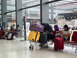 Mimpi Buruk Penumpang di Inggris! Delay Panjang-Bandara Kurang Staf