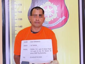 Tabrak Motor-Bawa Sabu, Pria di Paluta Diboyong Warga ke Kantor Polisi